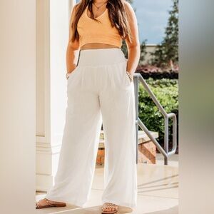 Aakaa White Bay Linen Pants